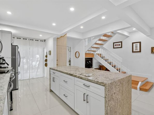 19220 NE 25th Ave 274B, Miami FL 33180