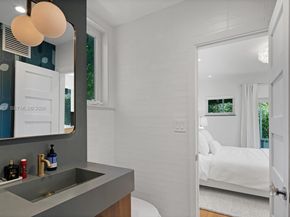 4580 Post Ave, Miami Beach FL 33140