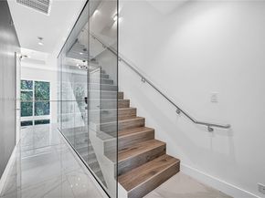 455 NE 39th St 205, Miami FL 33137