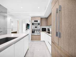 455 NE 39th St 205, Miami FL 33137