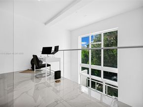 455 NE 39th St 205, Miami FL 33137