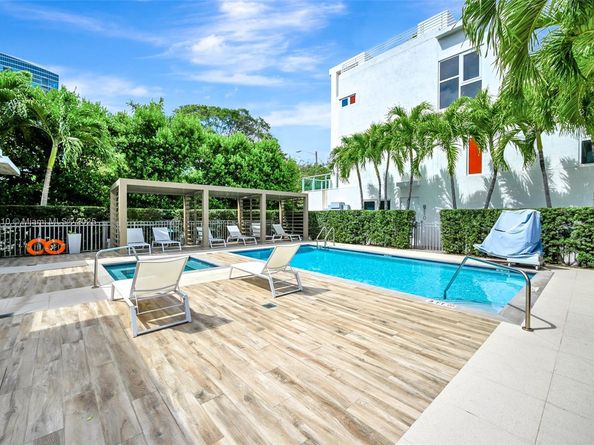455 NE 39th St 205, Miami FL 33137