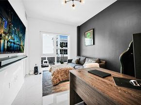 455 NE 39th St 205, Miami FL 33137
