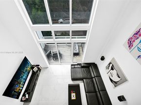 455 NE 39th St 205, Miami FL 33137