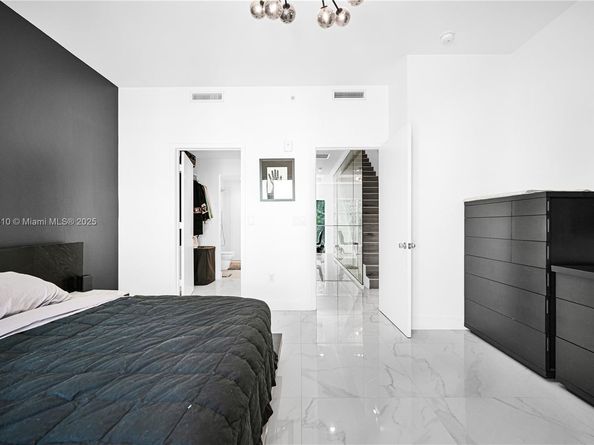 455 NE 39th St 205, Miami FL 33137
