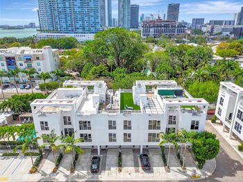 455 NE 39th St