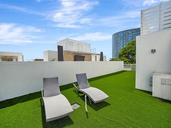 455 NE 39th St 205, Miami FL 33137