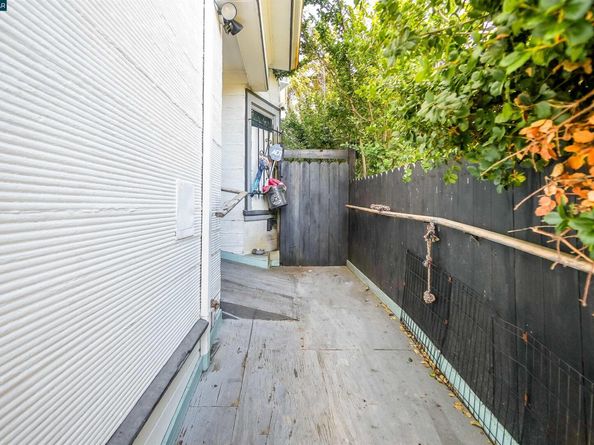 2510 E 21st ST, Oakland CA 94110