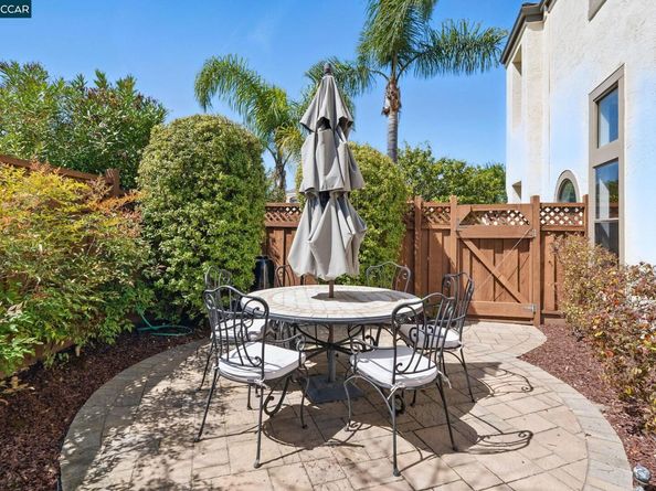 30300 Meridien Cir, Union City CA 94587
