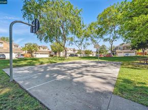 30300 Meridien Cir, Union City CA 94587