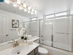 30300 Meridien Cir, Union City CA 94587