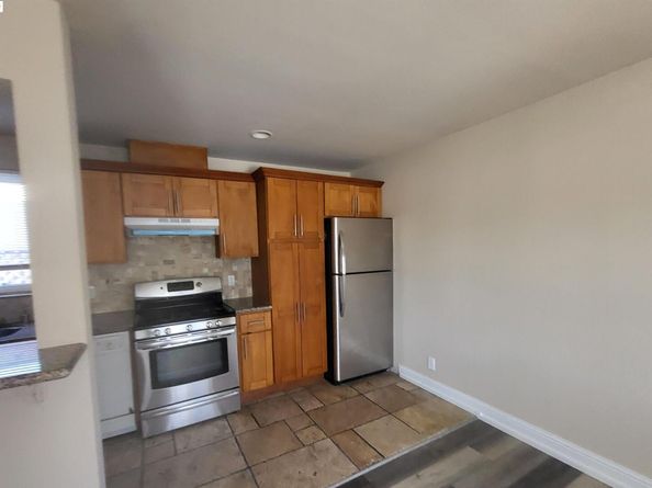 7231 Lockwood St, Oakland CA 94621