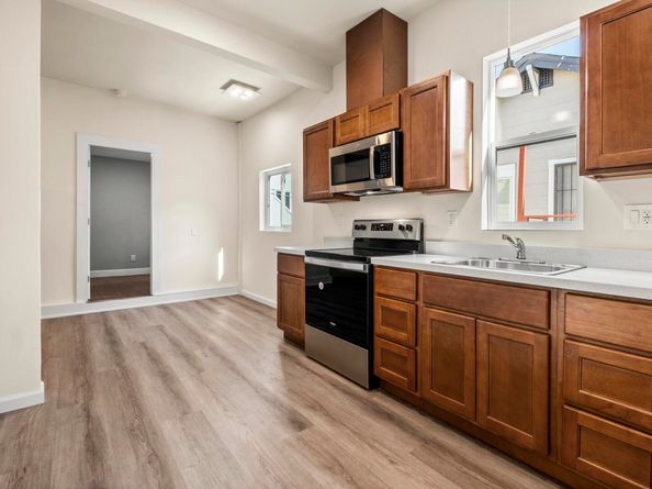 3411 Adeline St, Oakland CA 94608
