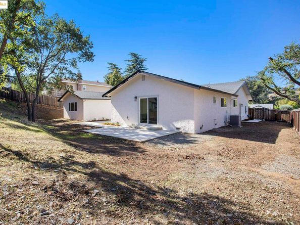 980 Oak St, Clayton CA 94517