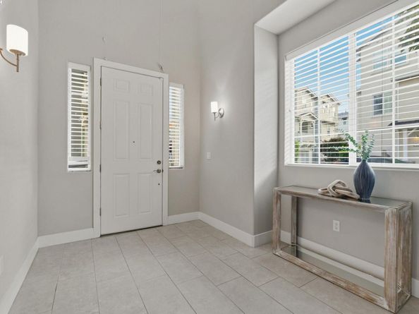 201 Jetty Dr, Richmond CA 94804