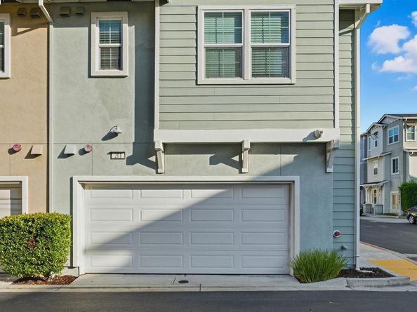 201 Jetty Dr, Richmond CA 94804