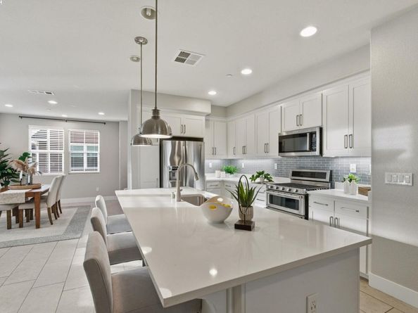 201 Jetty Dr, Richmond CA 94804