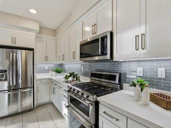 201 Jetty Dr, Richmond CA 94804