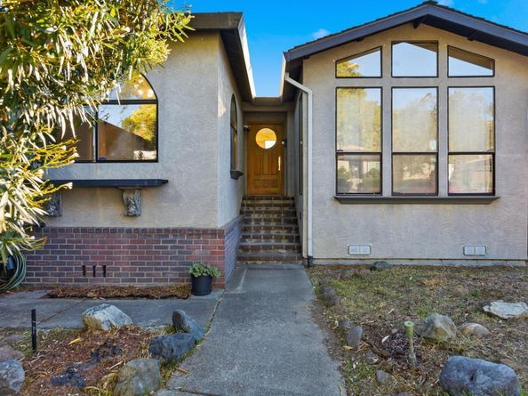 29673 Holiday St, Hayward CA 94544