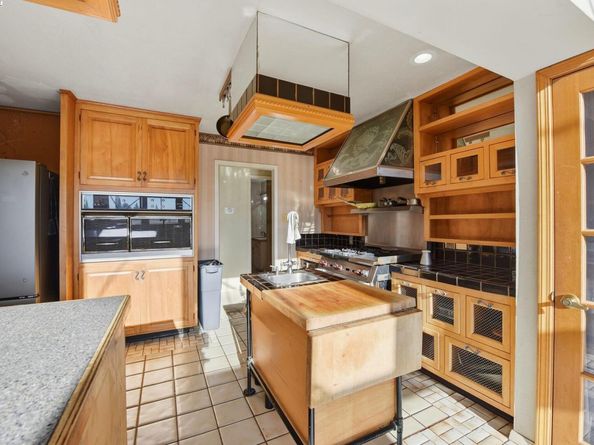 29673 Holiday St, Hayward CA 94544