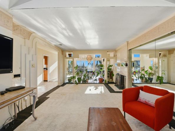 29673 Holiday St, Hayward CA 94544