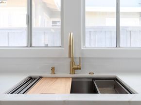 1515 Hampel St, Oakland CA 94602