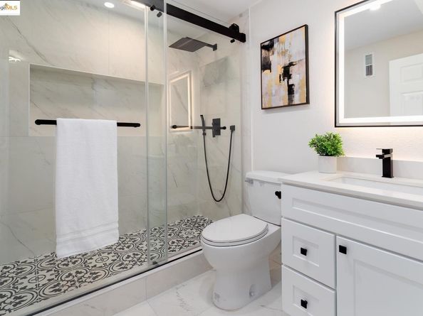 1515 Hampel St, Oakland CA 94602