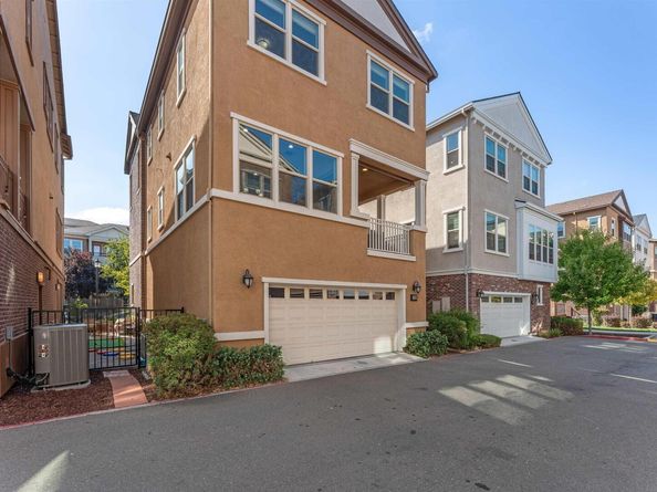 1360 Brookline Loop, Pleasanton CA 94566
