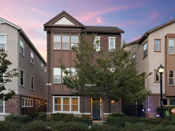 1360 Brookline Loop