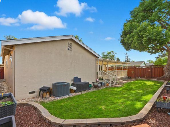 3155 Mackenzie Pl, Fremont CA 94536