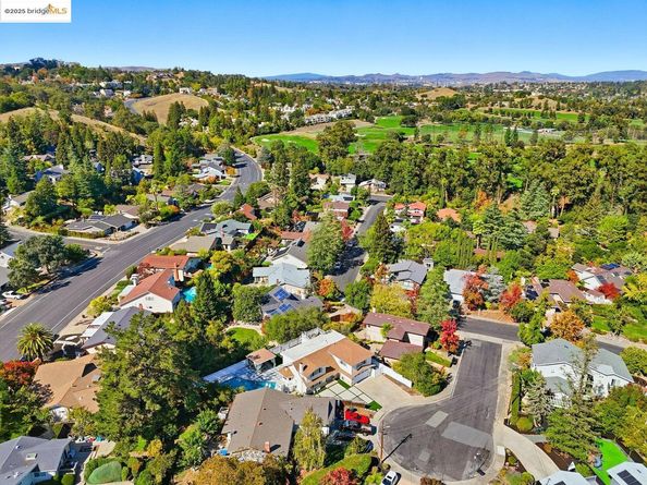 8 Skander CT, Pleasant Hill CA 94523