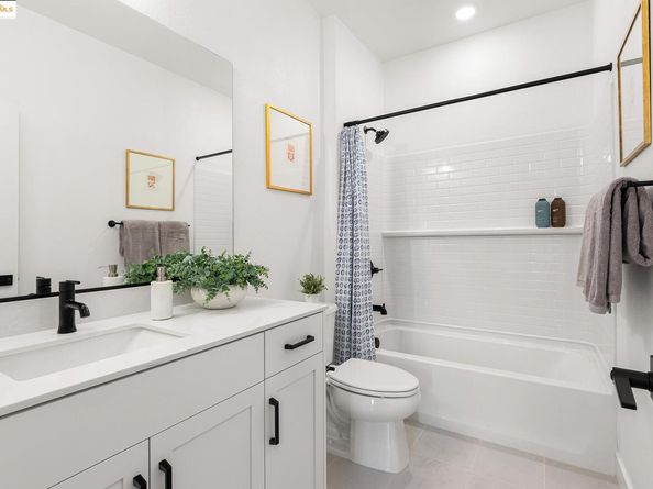 28942 Parkridge Loop 108, Hayward CA 94544