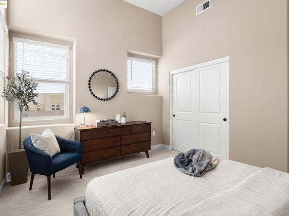 28942 Parkridge Loop 108, Hayward CA 94544