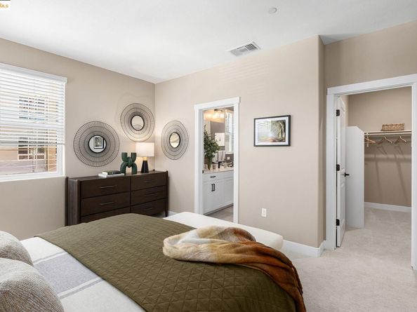 28942 Parkridge Loop 108, Hayward CA 94544