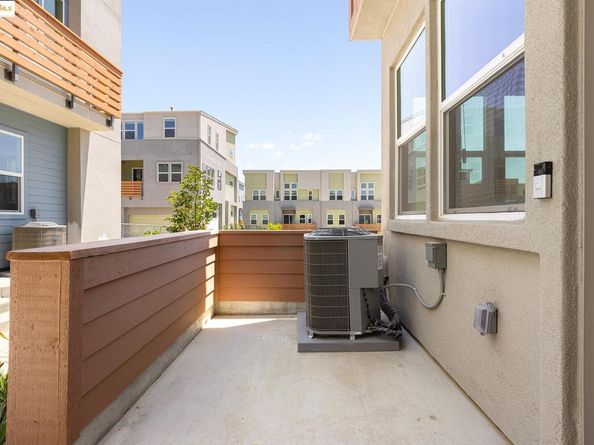 28942 Parkridge Loop 108, Hayward CA 94544
