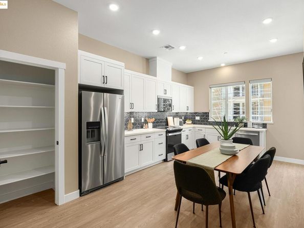 28942 Parkridge Loop 108, Hayward CA 94544