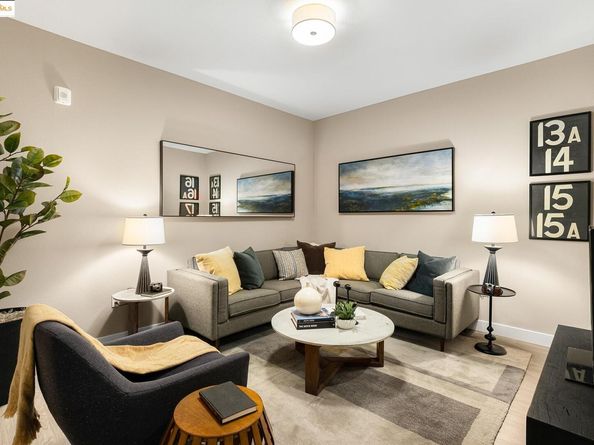 28942 Parkridge Loop 108, Hayward CA 94544