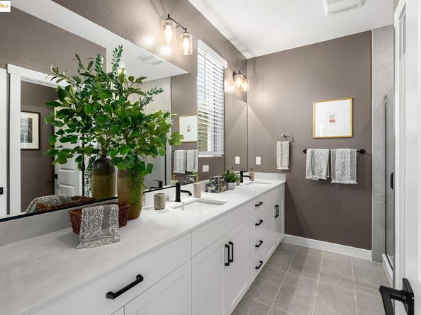 28942 Parkridge Loop 108, Hayward CA 94544