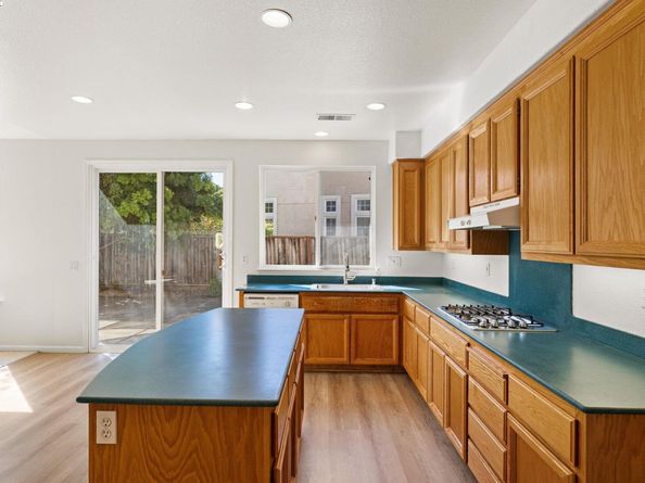 15619 Baypoint Ave, San Leandro CA 94579