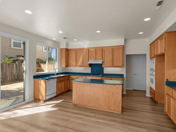 15619 Baypoint Ave, San Leandro CA 94579