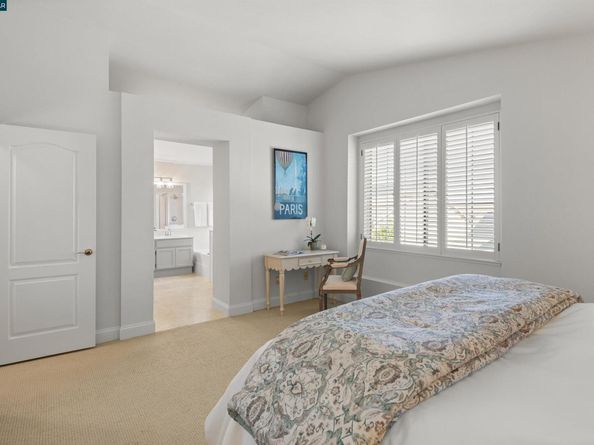 321 Liveoak Ct, Martinez CA 94553