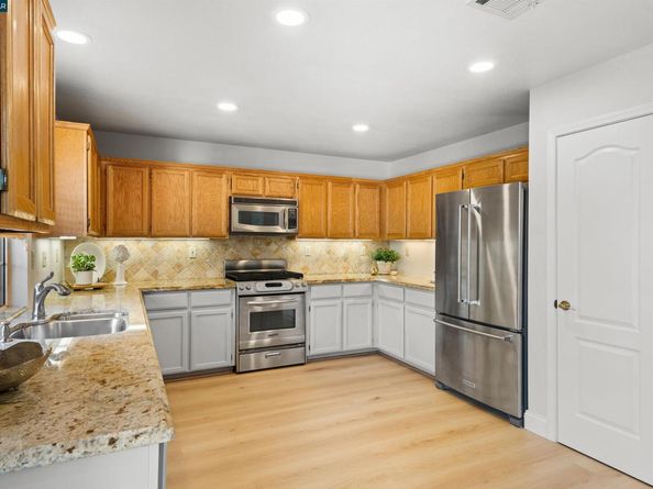 321 Liveoak Ct, Martinez CA 94553