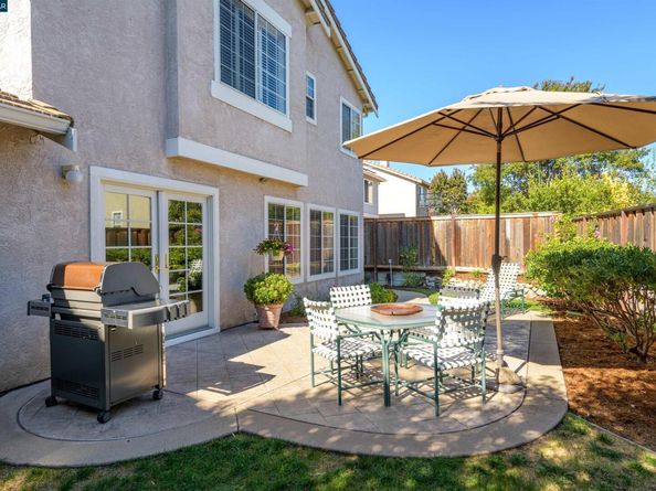 321 Liveoak Ct, Martinez CA 94553