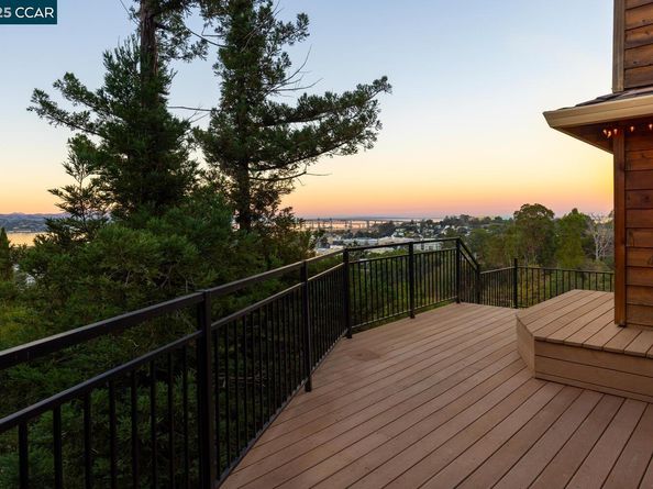 1087 Hillside Dr, Martinez CA 94553