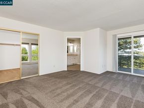 1087 Hillside Dr, Martinez CA 94553