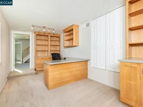 1087 Hillside Dr, Martinez CA 94553