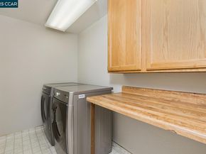 1087 Hillside Dr, Martinez CA 94553