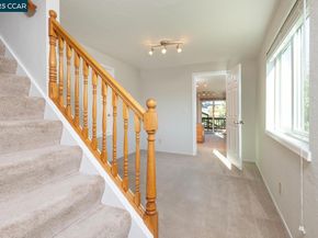 1087 Hillside Dr, Martinez CA 94553