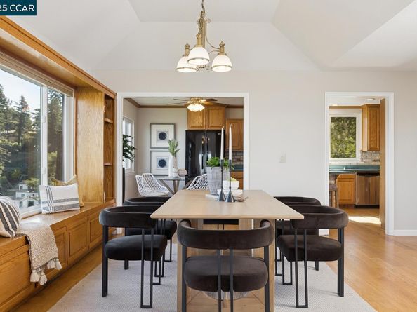 1087 Hillside Dr, Martinez CA 94553