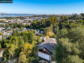 1087 Hillside Dr, Martinez CA 94553